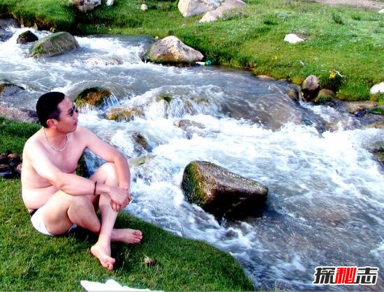 最奇葩节日，藏族洗澡节(露天水池洗澡/八百年历史)