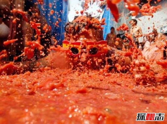 最有趣节日，西班牙西红柿节(投掷西红柿/街道如鲜红河流)