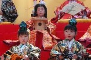 最暖心日本女儿节，为女儿祈祷无病无灾节日(驱邪仪式)
