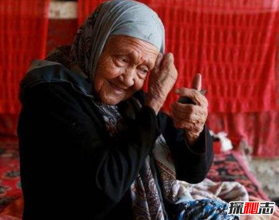 中国第一寿星阿丽米罕，目前131岁历经三个世纪(依然健在)