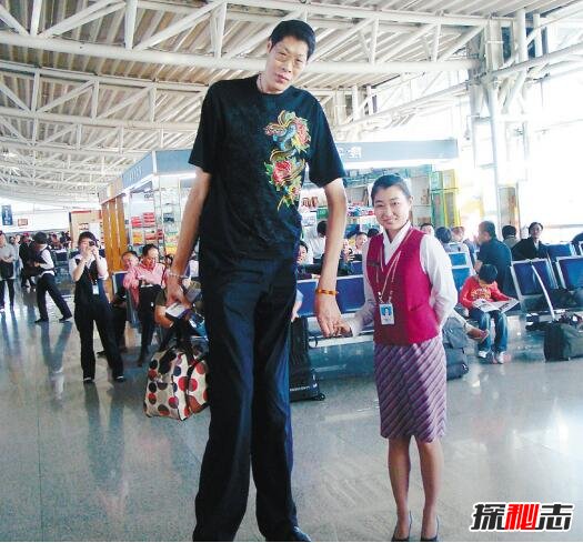 亚洲第一高人，张俊才身高2.42米(结婚18年不要孩子)