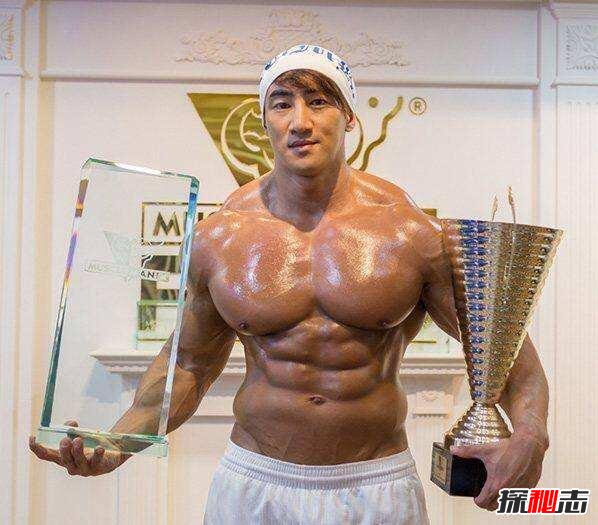 韩国健美先生黄哲勋，肌肉怪兽与小鲜肉的结合体
