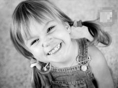 4岁女童海蒂·汉金斯，智商高达159(即将秒杀霍金)