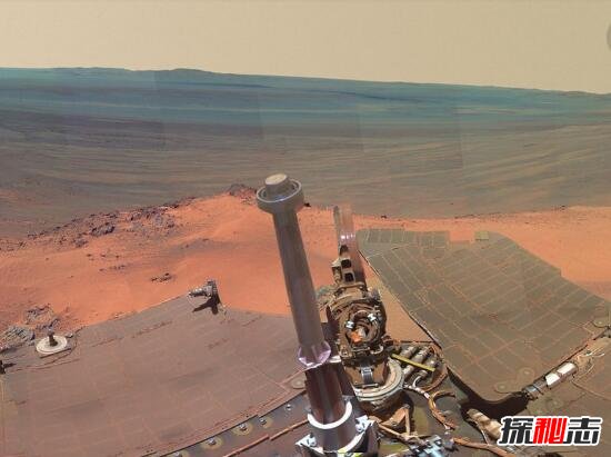 火星表面纹身图案之谜，火星惊现黑色条纹图(尘旋风所致)
