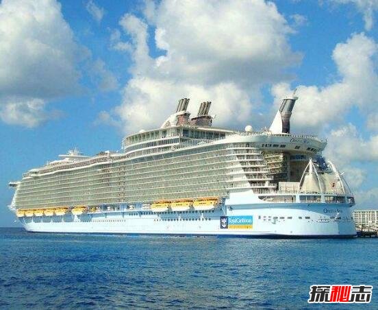 世界上最大的邮轮，海洋绿洲号(可容纳6000名乘客)