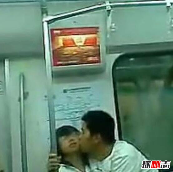 90后吃乳门视频，北京地铁高中生舌吻吃乳激情不断(图)