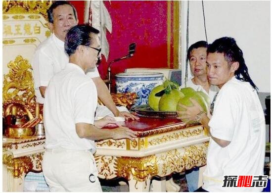 泰国白龙王是谁，周钦南是白龙王托世/成龙刘德华是他信徒