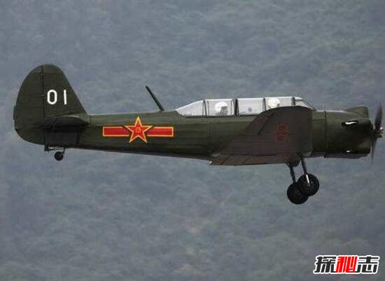 新中国第一架飞机，中国制造第一架飞机初教-5(南昌起飞)