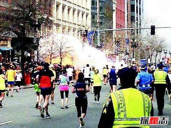 美国波士顿恐怖袭击事件，死亡3人183人受伤(凶手判死刑)