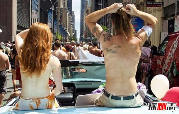 国际裸胸日，赤裸露爆乳大街上游行(呼吁两性平等/组图)