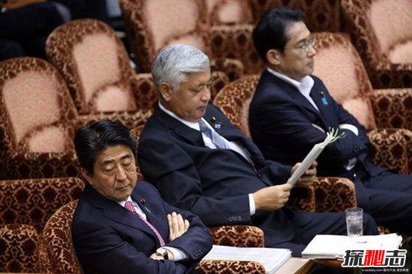 日本首相能废除天皇吗？日本首相和天皇哪个大