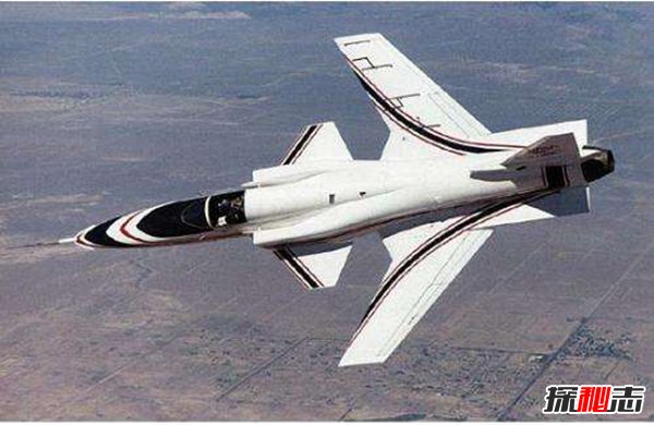 世界上长相最奇葩的飞机 飞行车极像UFO可垂直起降