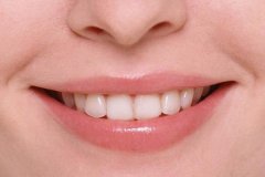 为什么人的牙齿长得不一样?门牙尖牙功能各异(撕碎研磨)