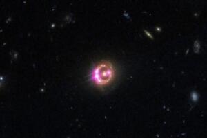 1960亿倍黑洞，巨大甜甜圈（2019年首张黑洞图片曝光）