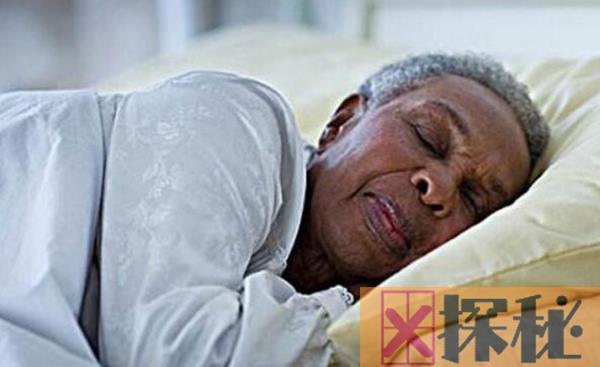 老人总是爱睡觉正常吗?老人嗜睡是身体出问题了吗