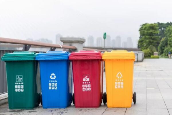 北京垃圾分类有哪些，厨余垃圾、有害垃圾、其他垃圾、可回收物