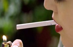 和吸烟的人接吻的危害 和吸烟的人接吻会影响身体吗