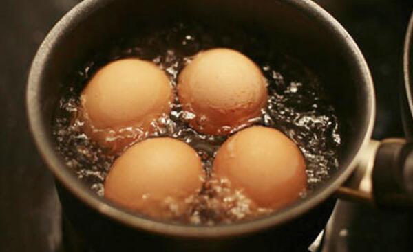鸡蛋和豆浆能一起吃吗，能一起吃（不能同食吃为谣传）