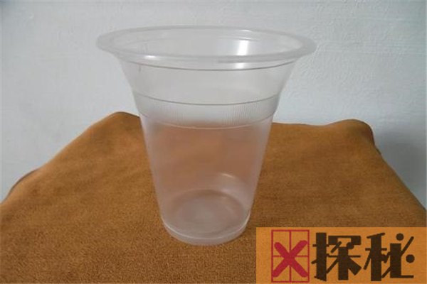 水杯是什么垃圾 塑料难分解（可回收利用）