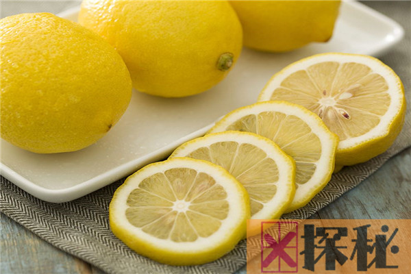 切柠檬片的正确方法 可以先冷冻再切更好切
