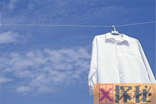 白衬衣被染成蓝的了怎么办 白衬衣应该如何清洗干净