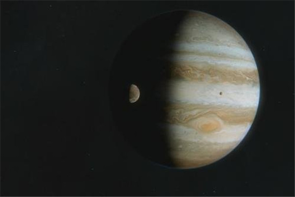 太阳系压力最大的行星 质量越大压力越大（木星）