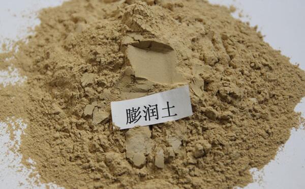 豆腐猫砂和膨润土比例，5:5混合（猫咪会享受排便便）