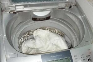 针织衫能用洗衣机洗么，不能（衣服越洗越大）