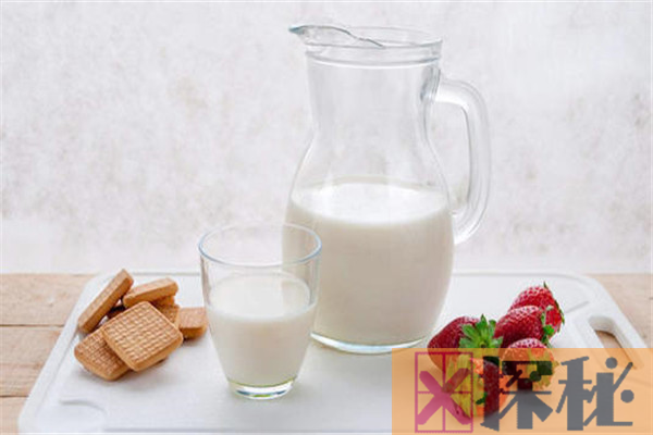 纯牛奶是脱脂牛奶吗 纯牛奶与脱脂牛奶有哪些不同