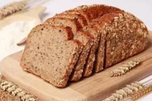 全麦面包是碳水化合物吗，是（一片面包含20克碳水化合物）