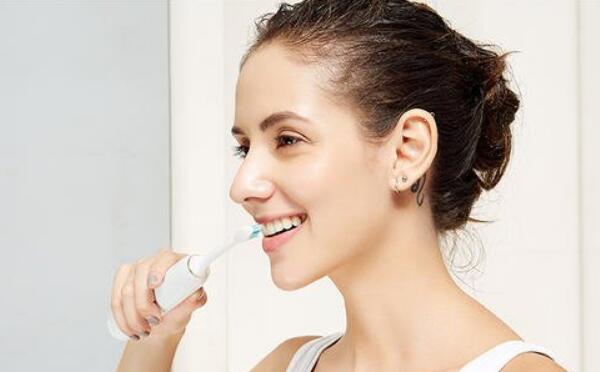电动牙刷会破坏牙釉质吗，不会（勤刷牙/不能过度使用）