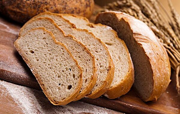 减肥为什么吃全麦面包，增加饱腹感（控制饮食的摄入量）