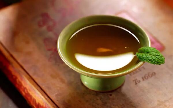陈皮荷叶茶的功效，清热去火、消肿祛湿（治疗一些疾病）