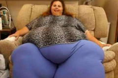 世界最胖的女人是谁?体重高达727公斤(相当于小型汽车)