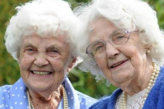 世界上最长寿双胞胎:度过106个生日(经历一战二战)