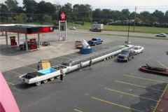 世界上最长的汽车:长达30米(配置带跳板的游泳池)
