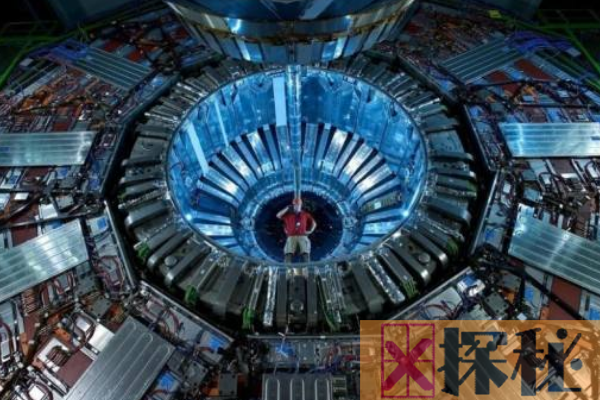世界上最大的粒子加速器：深埋百米地下(全长27公里)