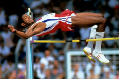 男子跳高世界尔纪录：哈维尔2米45纪录27年无人刷新