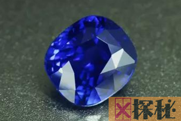 世界上最大的蓝宝石:足足有鹅蛋大小(重达半斤)
