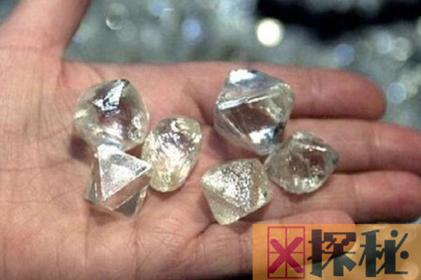 世界上最大的钻石坑:储藏万亿克拉钻石(直径达56公里)