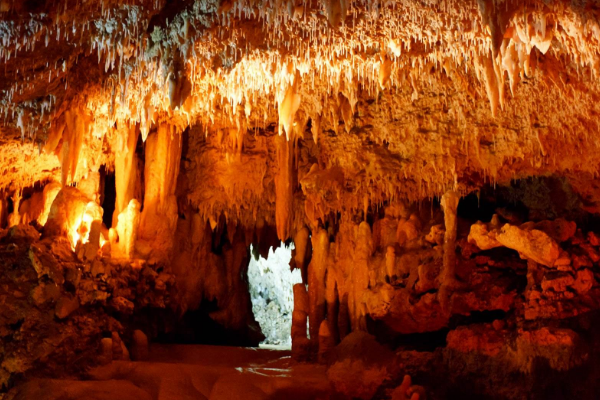 世界上最长的岩洞:已探索600公里(最大处宽度达87米)