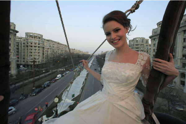 世界最长婚纱:能和珠峰一较高下(全长远超8千米)