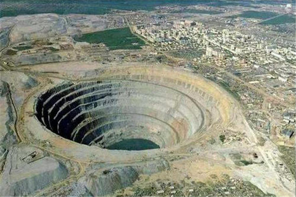 世界上最深的深井 科拉超深井（位于俄罗斯与挪威边境）
