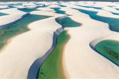 世界上最神奇的沙漠 拉克依斯沙漠（白色的沙子酷似白雪）