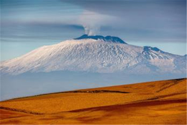 世界上最爆发最频繁的活火山 埃特纳火山（位于意大利）