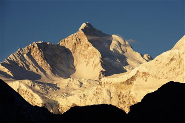 世界第十高峰是什么 安娜普尔纳峰（高度8091米）