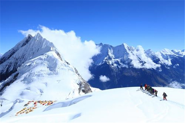 世界第八高峰是什么 马纳斯鲁峰（海拔8163米）