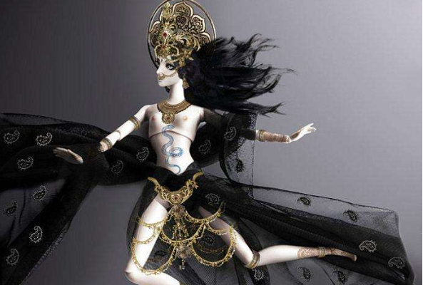 全世界最漂亮的娃娃：Enchanted Doll 陶瓷烧制(百万一个)