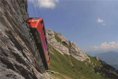 世界上最危险的铁路 位于皮拉图斯山（相当陡峭堪称奇迹）