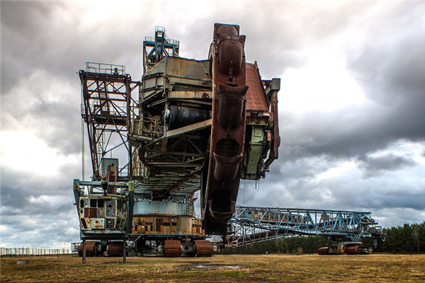 世界上最大的被遗弃的机械 蓝色奇迹（整体长度达370英尺）